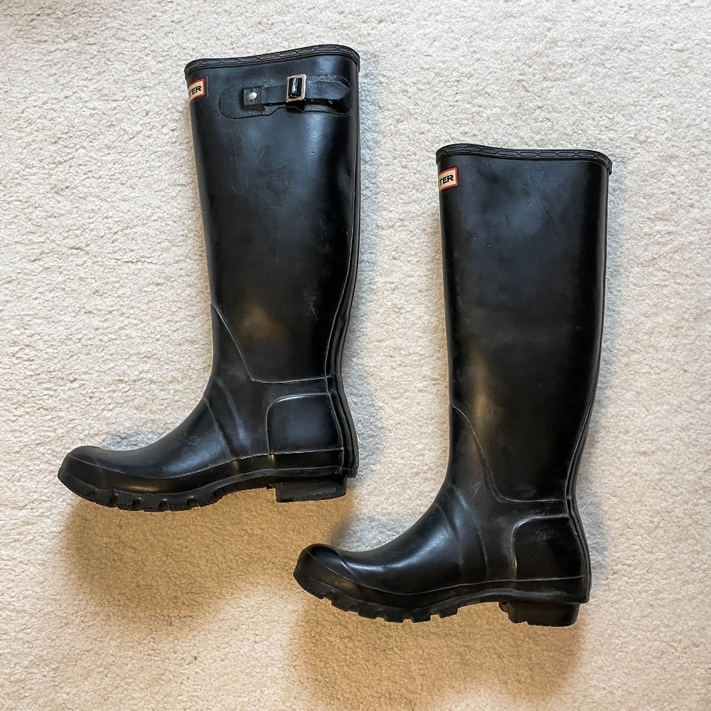 Hunter Original Tall Black Rain Boots with Gray Fleece Inserts